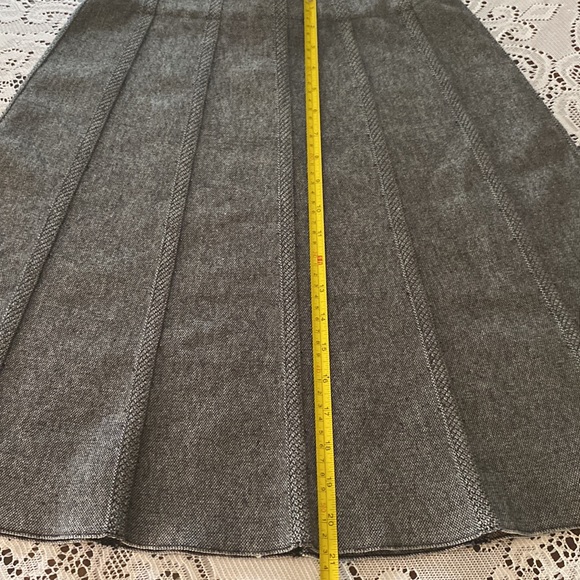 Chelsea and Theodore knit skirt Small - Picture 7 of 9